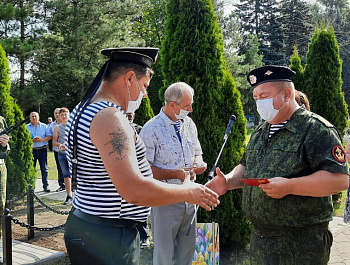 В селе Кулешовка состоялось открытие памятного знака в честь 325-й годовщины со дня образования ВМФ